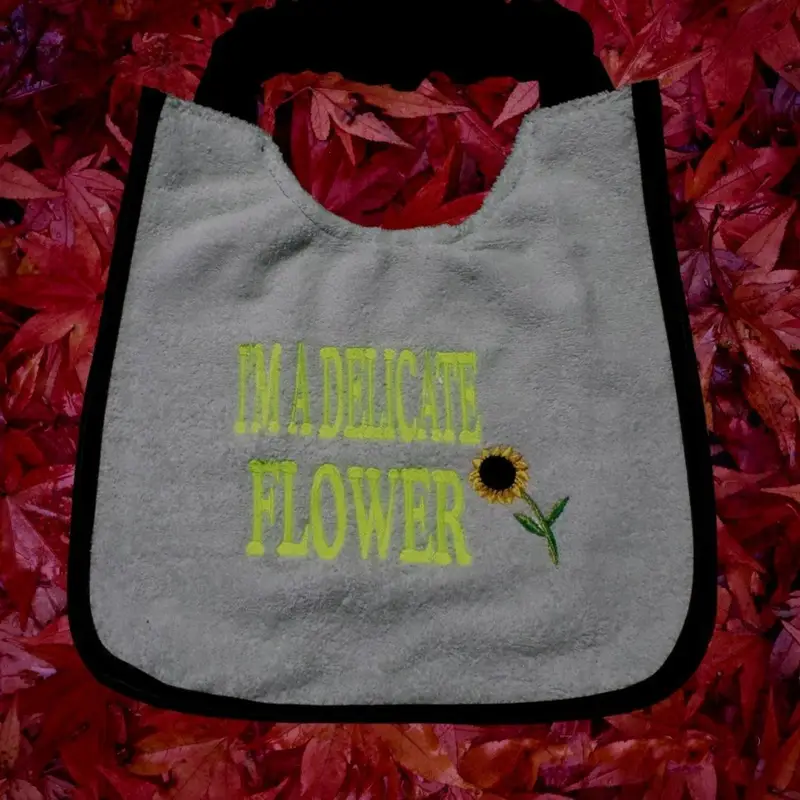 Delicate flower with sunflower design dog bib, photo 9