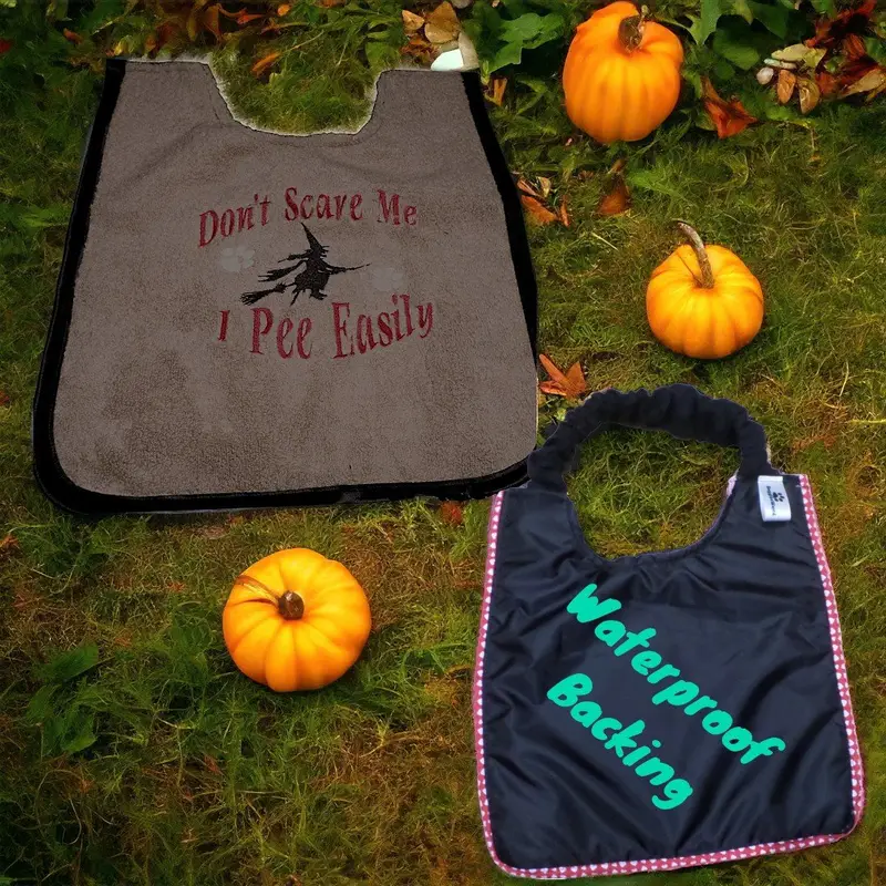Halloween ‘Dont scare me’ dog bib, photo 3