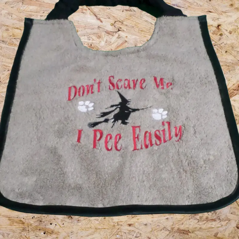 Halloween ‘Dont scare me’ dog bib, photo 4