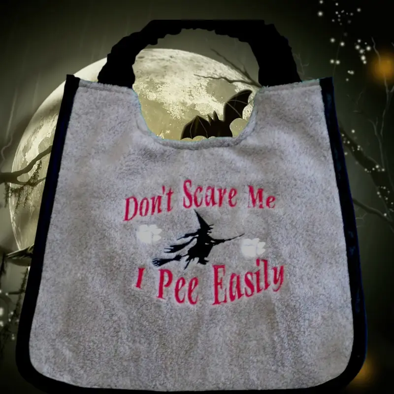 Halloween ‘Dont scare me’ dog bib, photo 10