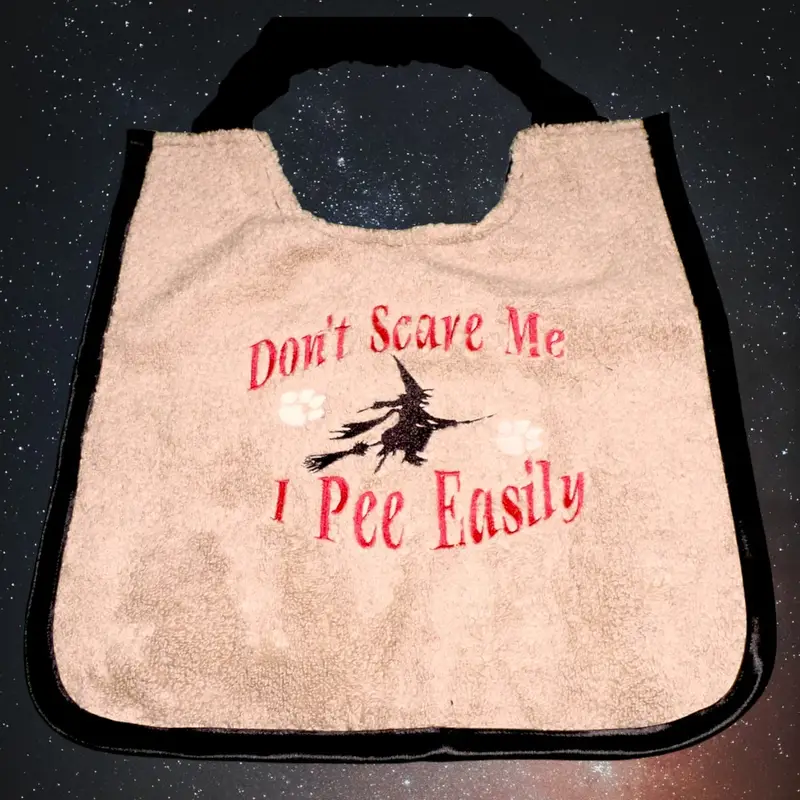Halloween ‘Dont scare me’ dog bib, photo 12
