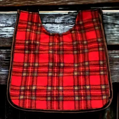 Fleece dog bib: tartan
