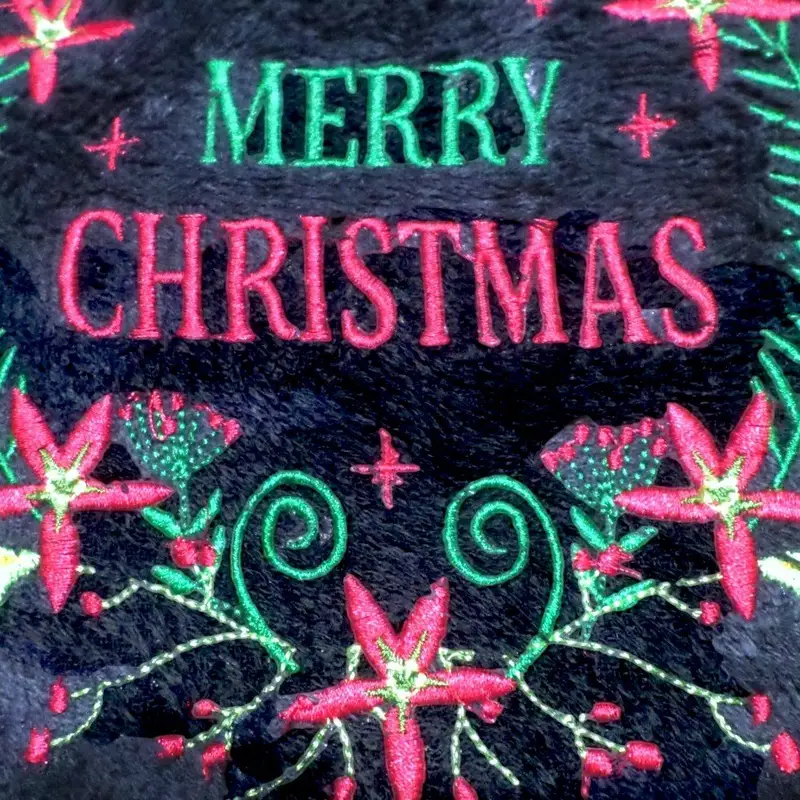 Holiday Christmas Wreath dog bib, photo 2